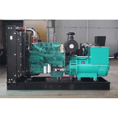 300kw東風(fēng)康明斯柴油發(fā)電機組-東風(fēng)康明斯6缸柴油機6ZTAA13-G3柴油發(fā)電機組,缸徑/行程：130/163mm,柴油發(fā)電機組水冷發(fā)動機功率340KW,柴油發(fā)電機組配套馬拉松斯坦福發(fā)電機。廠價直銷歡迎選購：13773399855。
