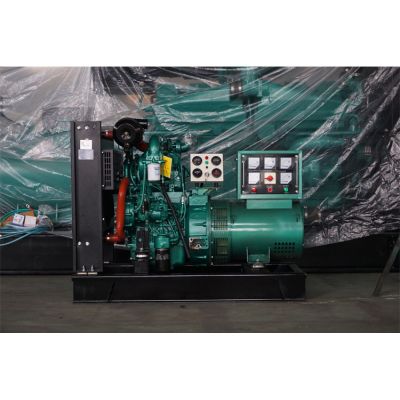 工廠直銷30KW柴油發(fā)電機，品牌有珀金斯、常柴、上柴楊動、東風(fēng)康明斯等柴油發(fā)電機組。廠價直銷歡迎選購：13773399855。