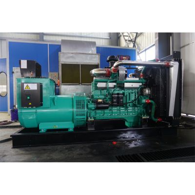 300kw乾能柴油發(fā)電機組-乾能6缸柴油機QN13G420D2柴油發(fā)電機組,缸徑/行程：135/150mm,柴油發(fā)電機組水冷發(fā)動機功率308KW,柴油發(fā)電機組配套馬拉松斯坦福發(fā)電機。廠價直銷歡迎選購：13773399855。