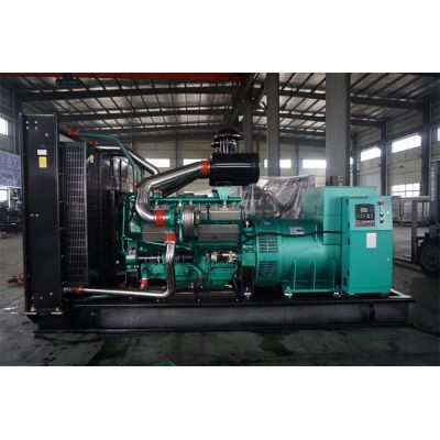 600kw乾能柴油發(fā)電機組-乾能12缸柴油機QN27G900D2柴油發(fā)電機組,缸徑/行程：135/155mm,柴油發(fā)電機組水冷發(fā)動機功率660KW,柴油發(fā)電機組配套馬拉松斯坦福發(fā)電機。廠價直銷歡迎選購：13773399855。