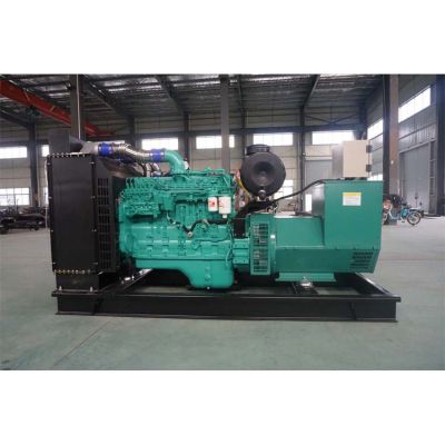 200kw東風(fēng)康明斯柴油發(fā)電機(jī)組-東風(fēng)康明斯6缸柴油機(jī)6LTAA8.9-G3柴油發(fā)電機(jī)組,缸徑/行程：140/152mm,柴油發(fā)電機(jī)組水冷發(fā)動機(jī)功率230KW,柴油發(fā)電機(jī)組配套馬拉松斯坦福發(fā)電機(jī)。廠價直銷歡迎選購：13773399855。
