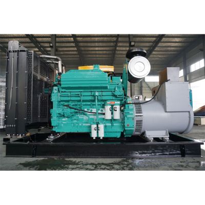 500kw重慶康明斯柴油發(fā)電機(jī)組-重慶康明斯6缸柴油機(jī)KTA19-G4柴油發(fā)電機(jī)組,缸徑/行程：159/159mm,柴油發(fā)電機(jī)組水冷發(fā)動(dòng)機(jī)功率504KW,柴油發(fā)電機(jī)組配套馬拉松斯坦福發(fā)電機(jī)。廠價(jià)直銷歡迎選購：13773399855。