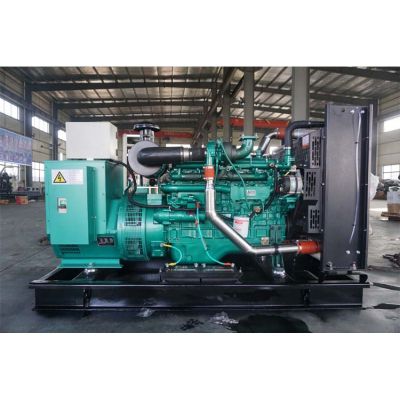 120kw玉柴柴油發(fā)電機(jī)組-玉柴6缸柴油機(jī)YC6B180L-D20柴油發(fā)電機(jī)組,缸徑/行程：108/125mm,柴油發(fā)電機(jī)組水冷發(fā)動(dòng)機(jī)功率132KW,柴油發(fā)電機(jī)組配套馬拉松斯坦福發(fā)電機(jī)。廠價(jià)直銷歡迎選購：13773399855。