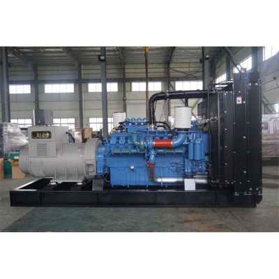 1500kw奔馳柴油發(fā)電機(jī)組-奔馳16缸柴油機(jī)16V4000G23柴油發(fā)電機(jī)組,缸徑/行程：170/210mm,柴油發(fā)電機(jī)組水冷發(fā)動(dòng)機(jī)功率1965KW,柴油發(fā)電機(jī)組配套馬拉松斯坦福發(fā)電機(jī)。廠價(jià)直銷歡迎選購：13773399855。