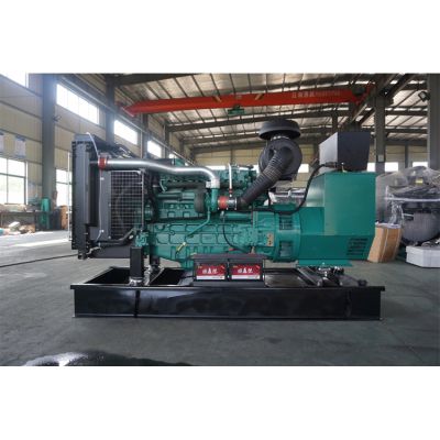 120kw沃爾沃柴油發(fā)電機組-沃爾沃6缸柴油機TAD731GE柴油發(fā)電機組,缸徑/行程：108/130mm,柴油發(fā)電機組水冷發(fā)動機功率133KW,柴油發(fā)電機組配套馬拉松斯坦福發(fā)電機。廠價直銷歡迎選購：13773399855。