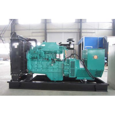 150kw東風(fēng)康明斯柴油發(fā)電機組-東風(fēng)康明斯6缸柴油機6CTA8.3-G2柴油發(fā)電機組,缸徑/行程：114/135mm,柴油發(fā)電機組水冷發(fā)動機功率163KW,柴油發(fā)電機組配套馬拉松斯坦福發(fā)電機。廠價直銷歡迎選購：13773399855。