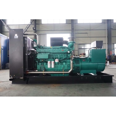 700KW玉柴柴油發(fā)電機(jī)組-玉柴6缸柴油機(jī)YC6TD1000-D30,柴油發(fā)電機(jī)組缸徑/行程：152/180mm,柴油發(fā)電機(jī)組水冷發(fā)動(dòng)機(jī)功率735KW,柴油發(fā)電機(jī)組配套馬拉松斯坦福發(fā)電機(jī)。廠價(jià)直銷歡迎選購：13773399855。