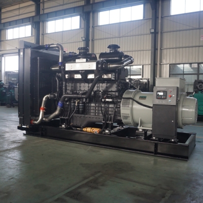 800kw上柴動力柴油發(fā)電機組-上柴股份6缸柴油機6WTAA35-G32柴油發(fā)電機組,缸徑/行程：186/215mm,柴油發(fā)電機組水冷發(fā)動機功率900KW,柴油發(fā)電機組配套馬拉松斯坦福發(fā)電機。廠價直銷歡迎選購：13773399855。