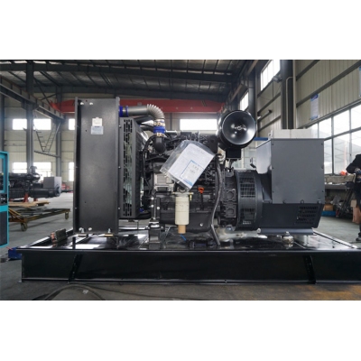 75kw上柴動力柴油發(fā)電機組-上柴股份4缸柴油機4HTAA4.3-G34柴油發(fā)電機組,缸徑/行程：105/124mm,柴油發(fā)電機組水冷發(fā)動機功率105KW,柴油發(fā)電機組配套馬拉松斯坦福發(fā)電機。廠價直銷歡迎選購：13773399855。