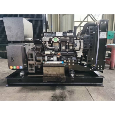 15kw上柴股份柴油發(fā)電機組-上柴動力4缸柴油機4Z2.3-G11柴油發(fā)電機組,缸徑/行程：85/100mm,柴油發(fā)電機組水冷發(fā)動機功率18KW,柴油發(fā)電機組配套馬拉松斯坦福發(fā)電機。廠價直銷歡迎選購：13773399855。